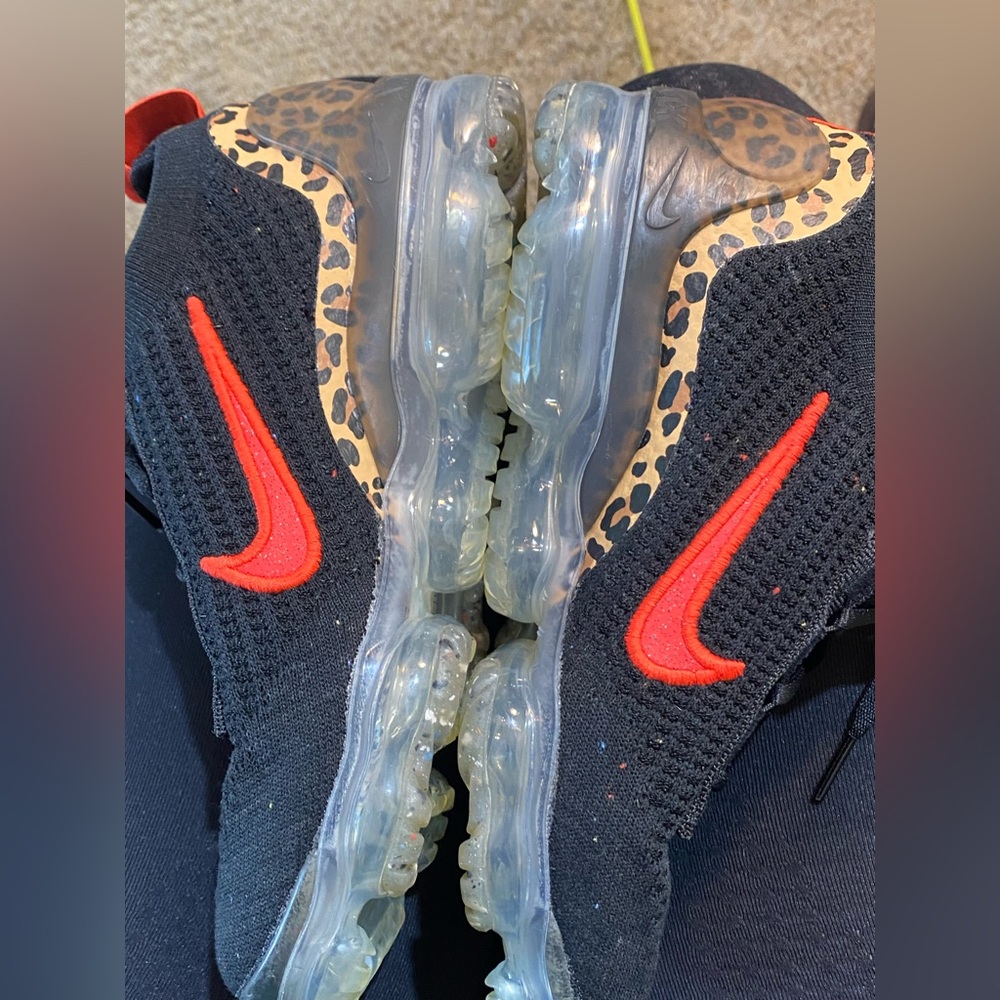 Nike VaporMax Shoes - Picture 13 of 16